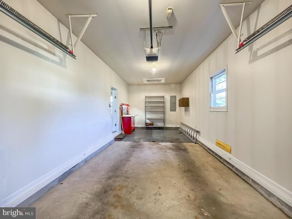 720 Adams Avenue photo 33
