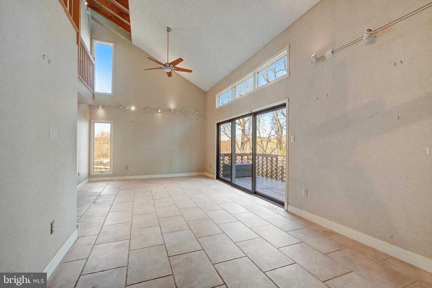 4535 N River Drive photo 12
