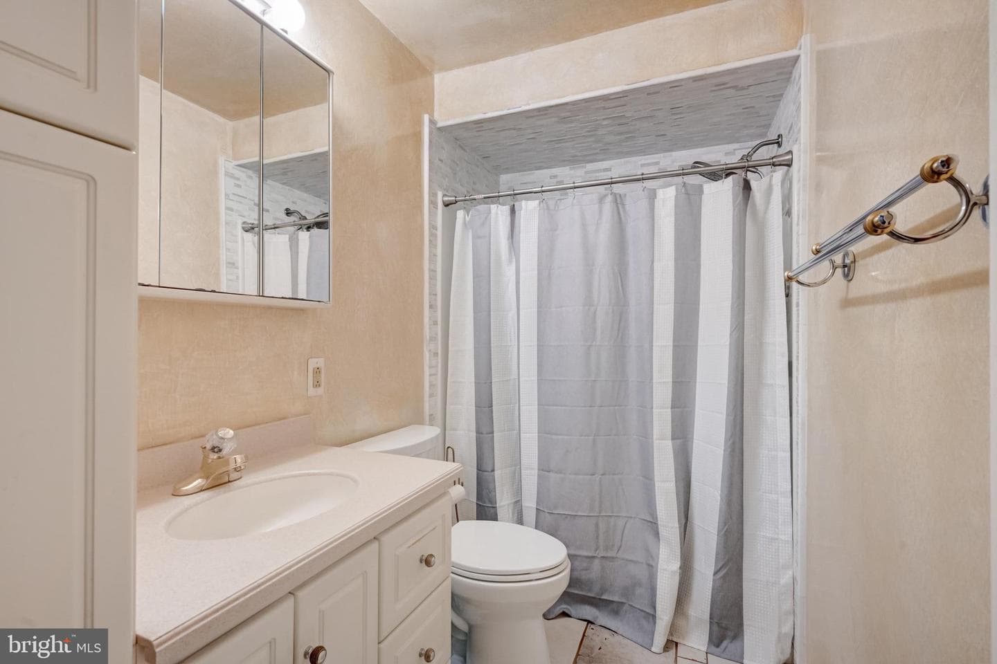 4535 N River Drive photo 18