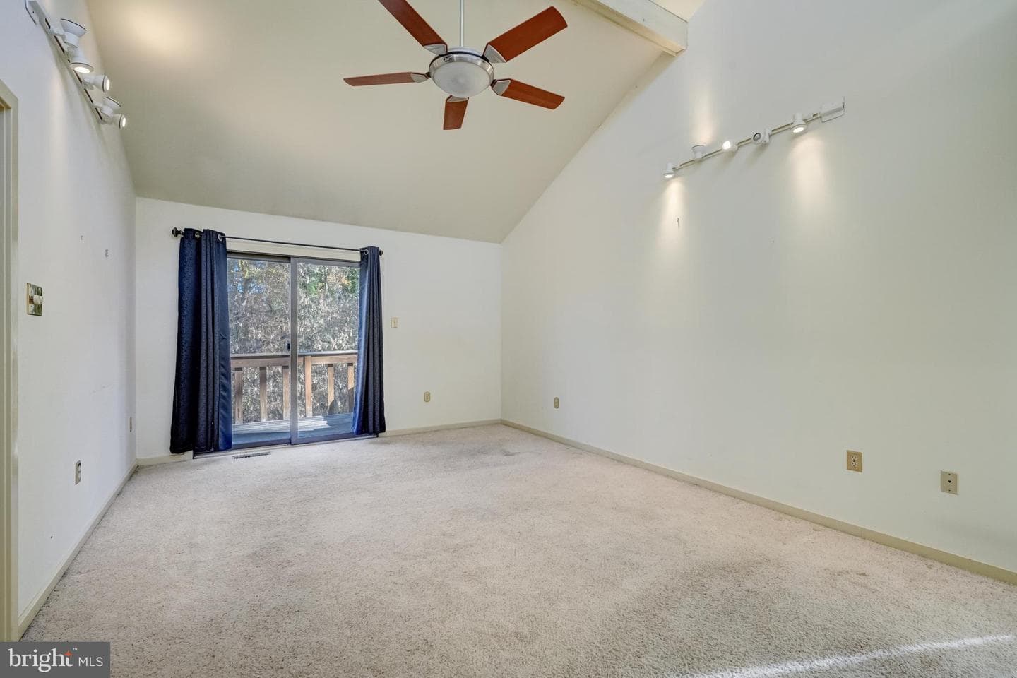 4535 N River Drive photo 21