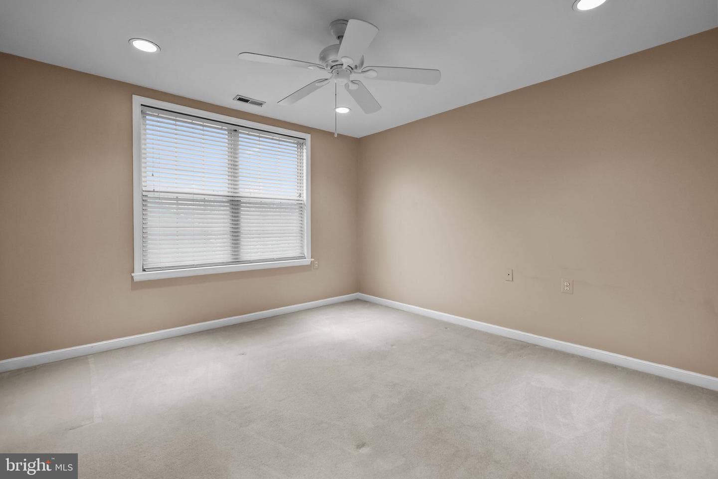 33 Goldfields Avenue photo 22