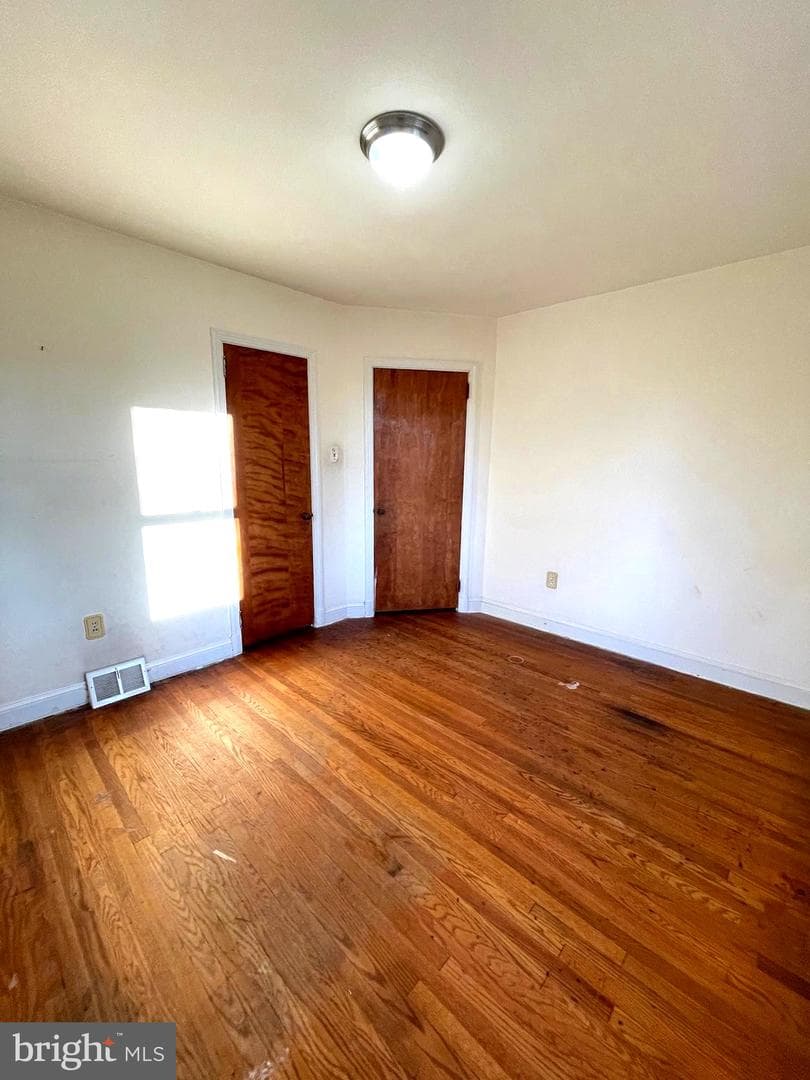 1090 Buttonwood Avenue photo 10