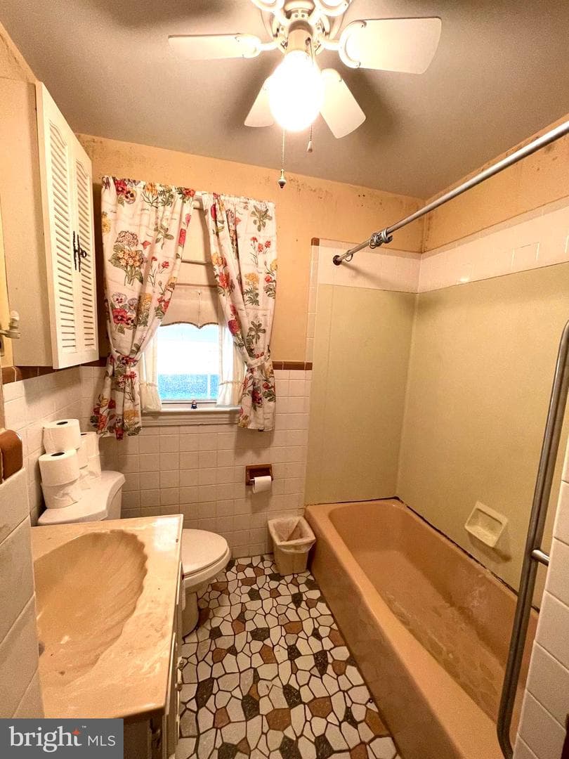 1090 Buttonwood Avenue photo 11