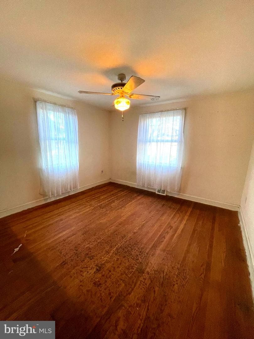 1090 Buttonwood Avenue photo 13