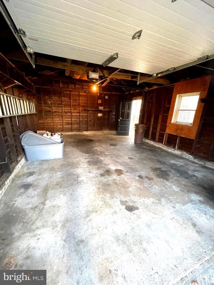 1090 Buttonwood Avenue photo 37