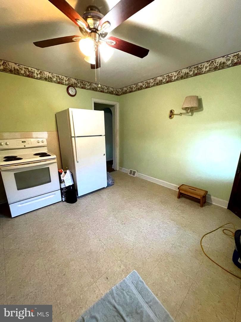 1090 Buttonwood Avenue photo 8