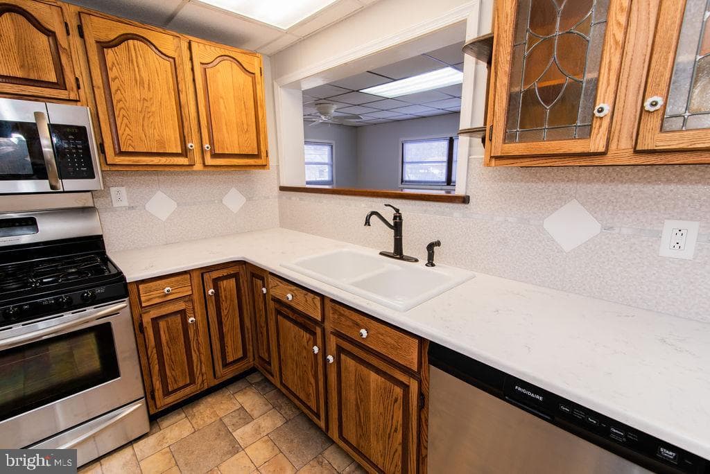 615 Edgewood Avenue #E photo 8