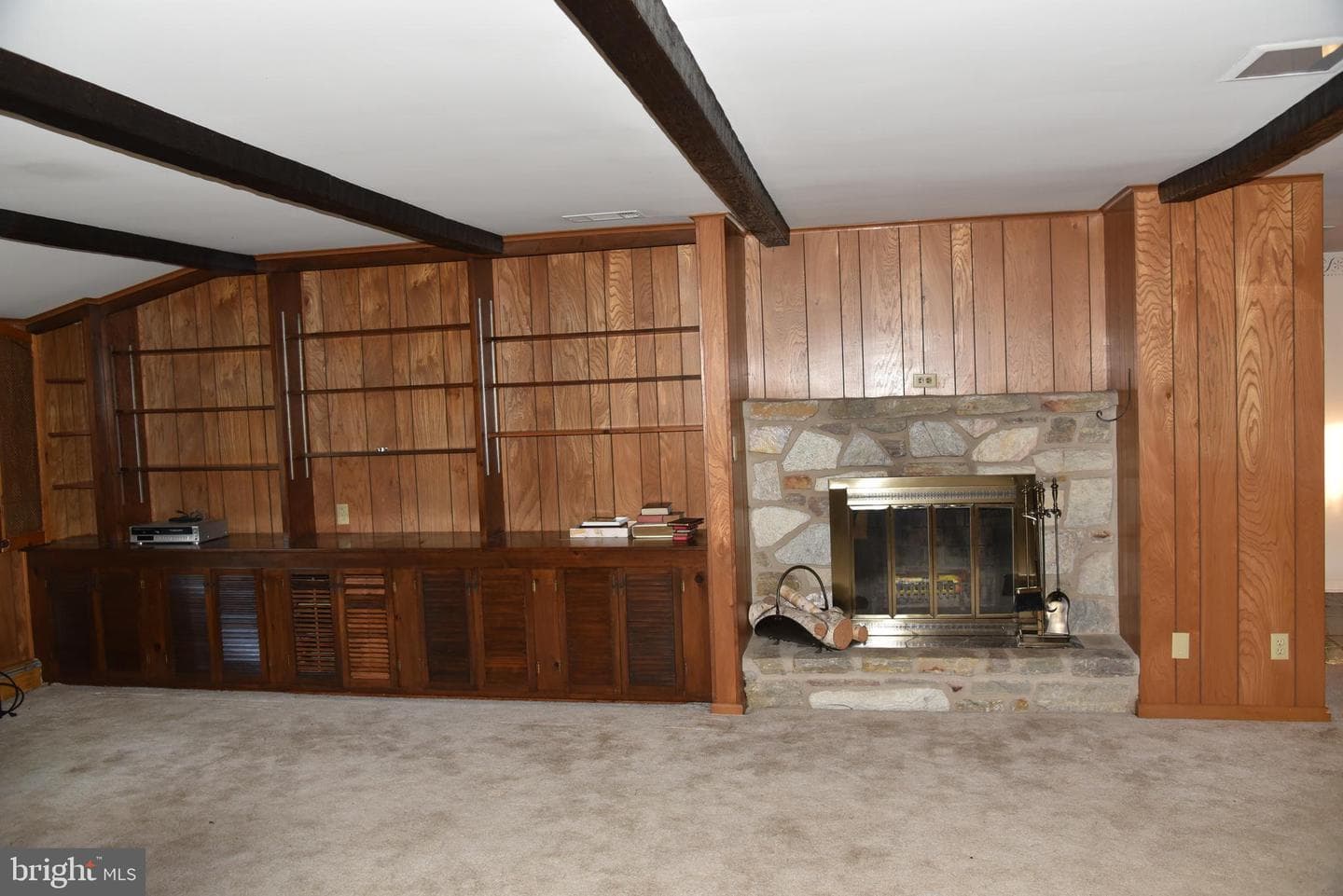 2370 Hillcrest Road photo 18