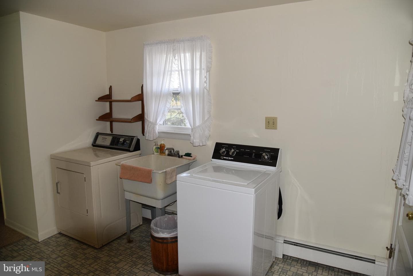 2370 Hillcrest Road photo 22
