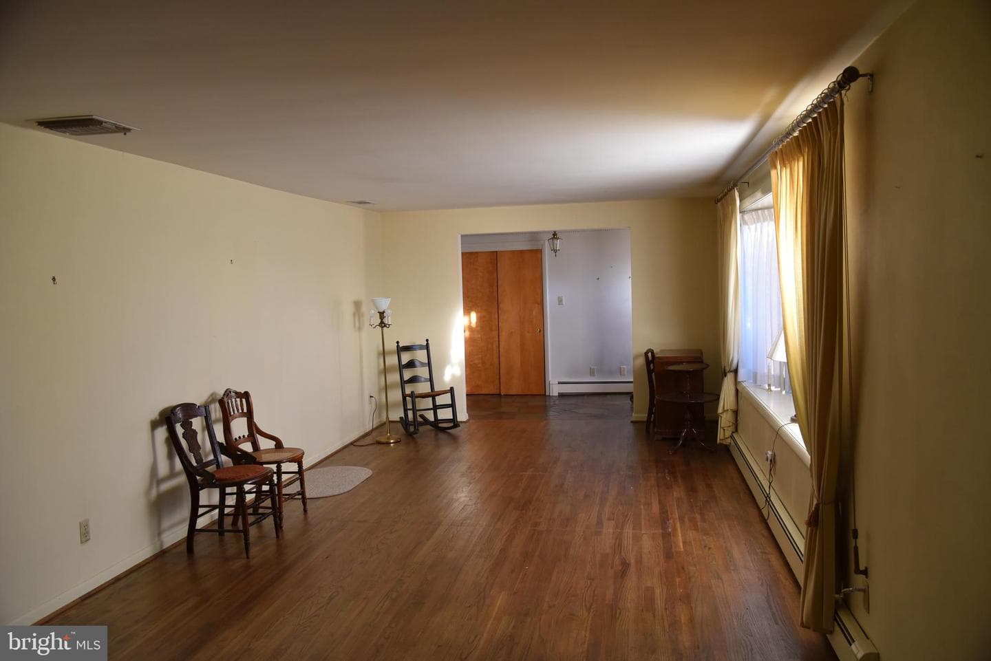 2370 Hillcrest Road photo 9