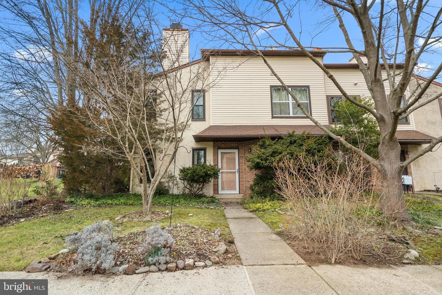 72 Heather Court photo 2