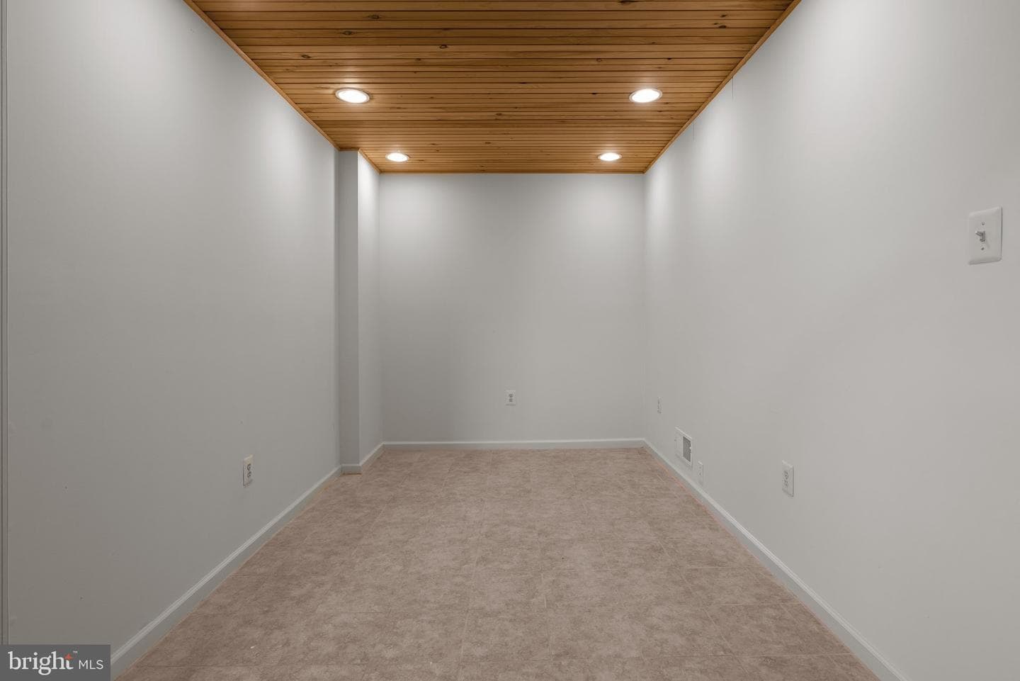 757 Brighton Way photo 36