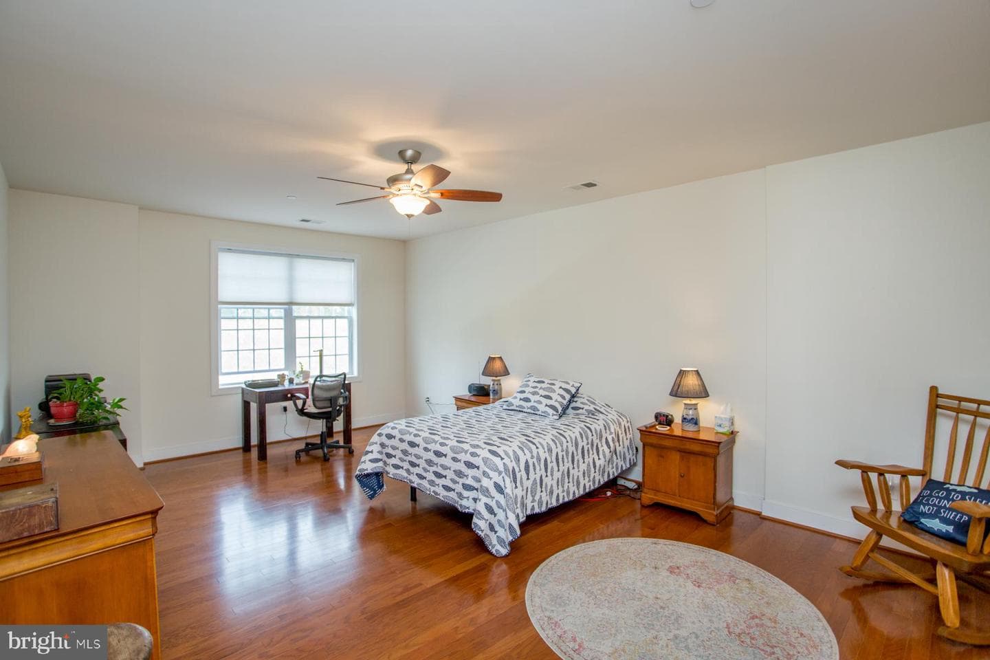 5220 Meridian Boulevard photo 30