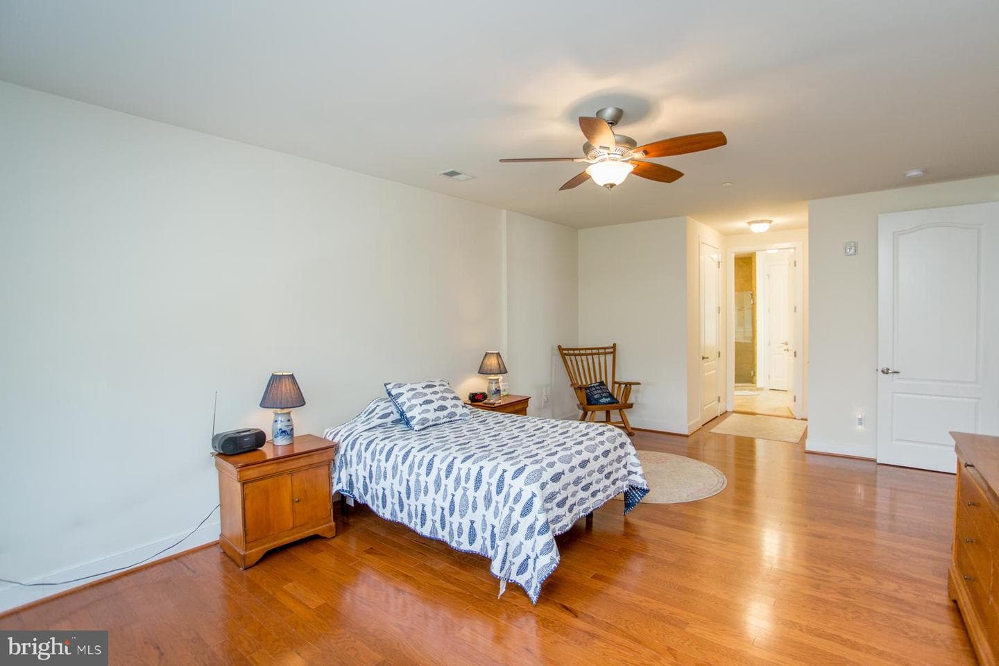 5220 Meridian Boulevard photo 31