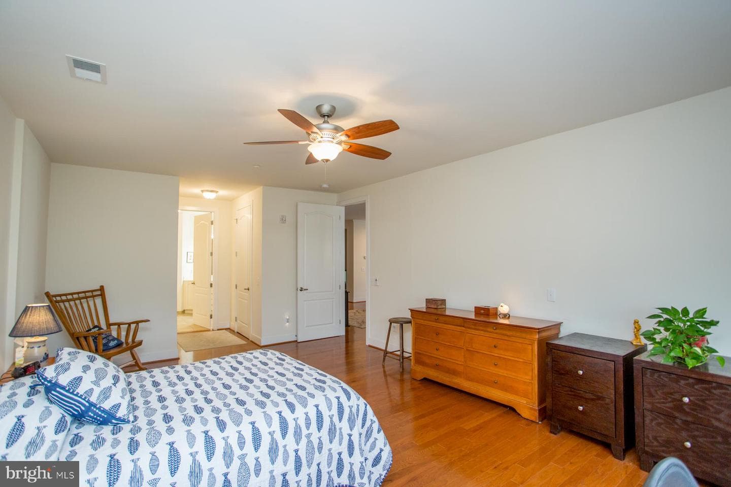 5220 Meridian Boulevard photo 32