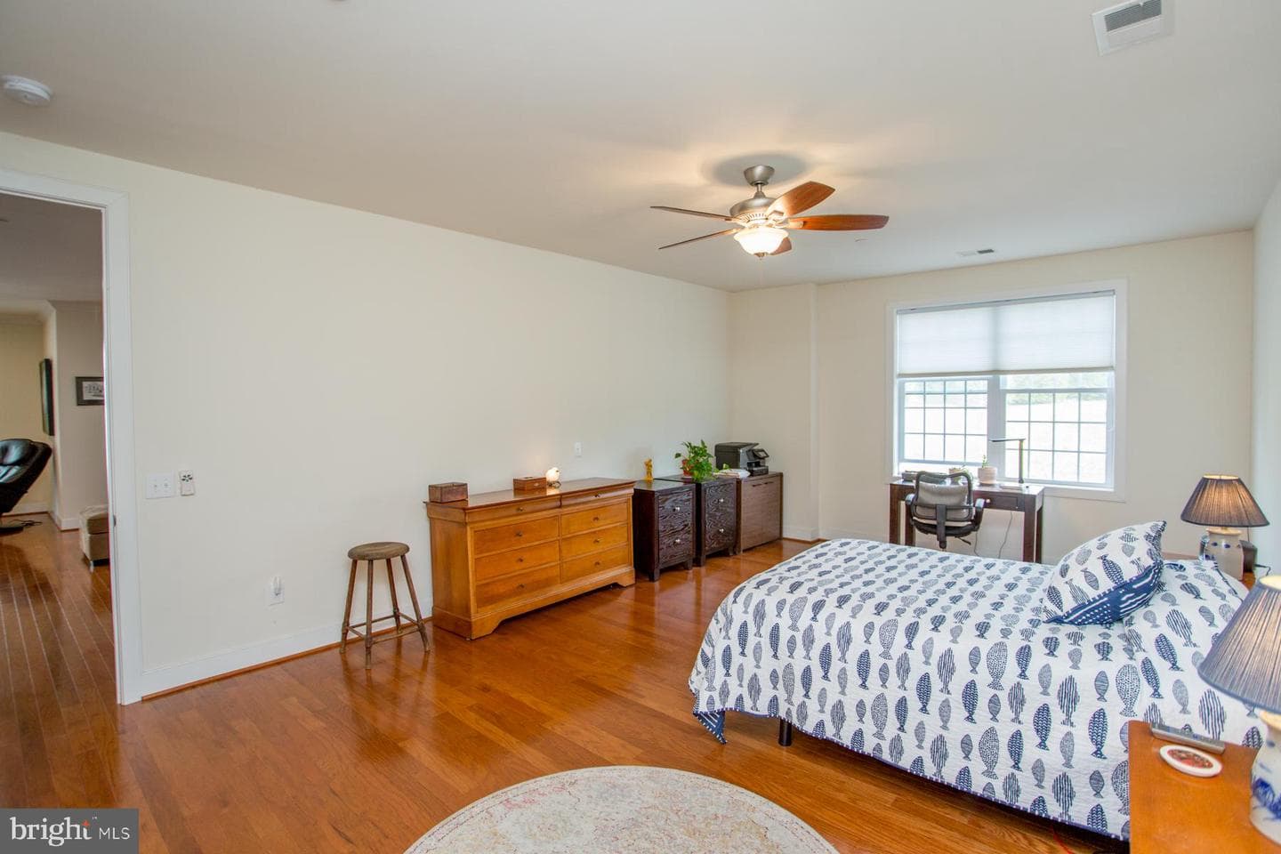 5220 Meridian Boulevard photo 33