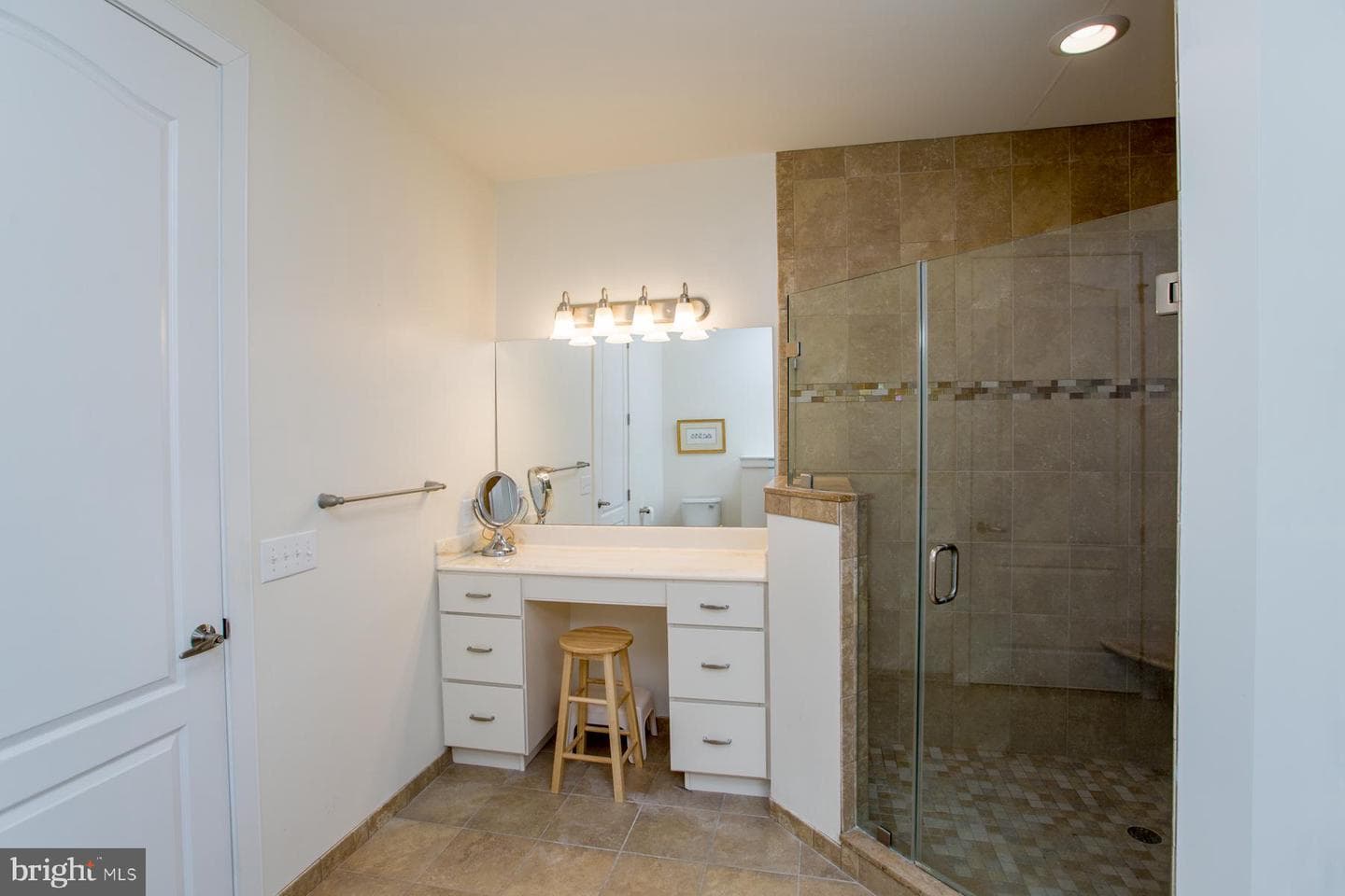 5220 Meridian Boulevard photo 38