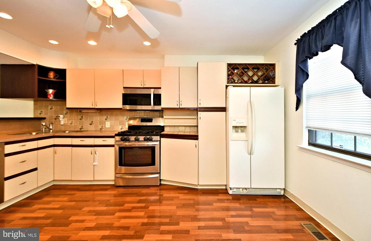 978 Browning Place photo 8