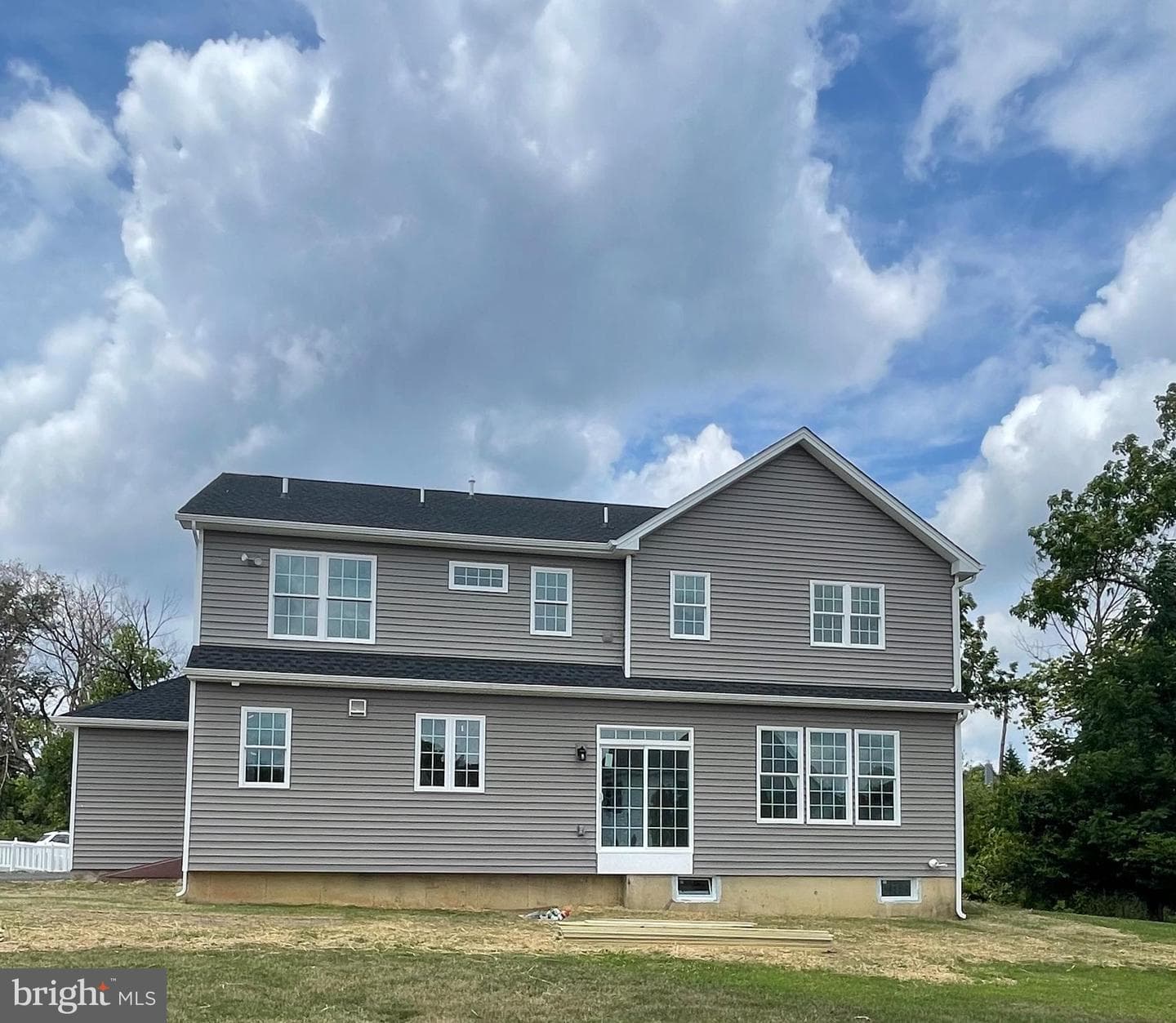 2244 Forest Glen Drive photo 3