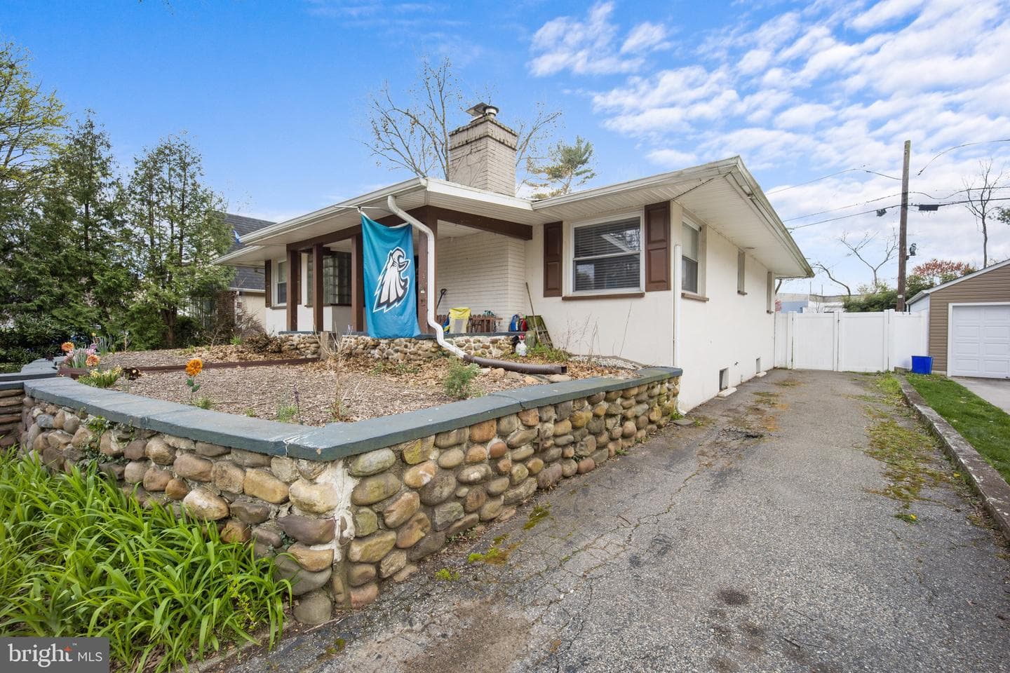 55 Ash Avenue photo 2