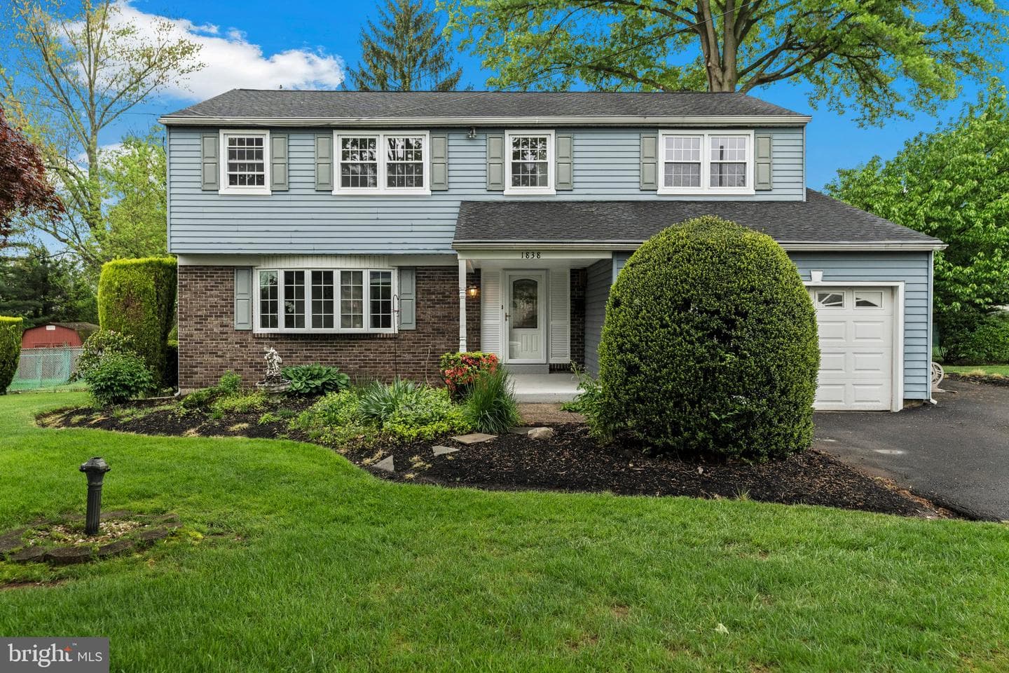 1838 Roan Drive photo 2