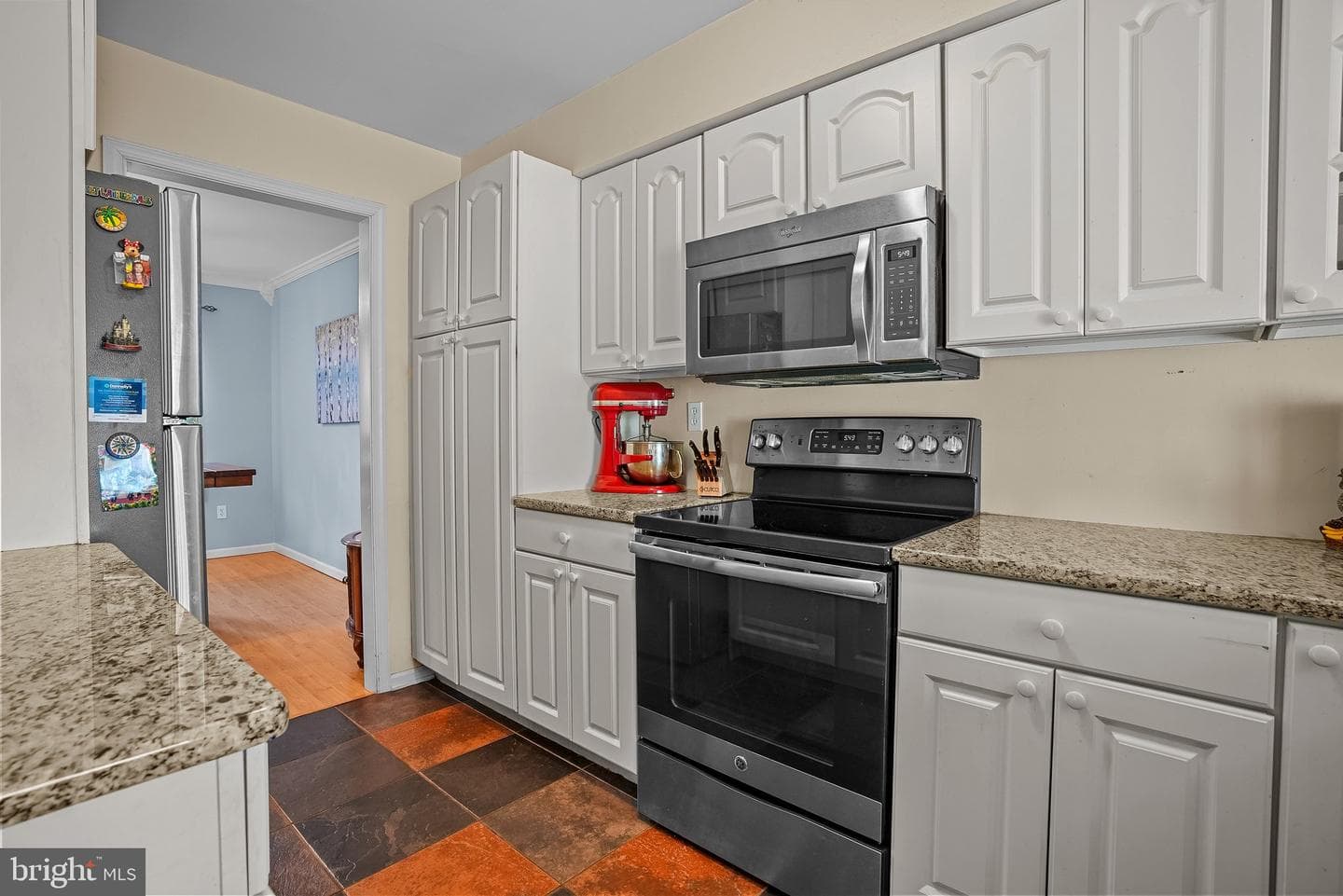 104 Nicholus Court photo 8
