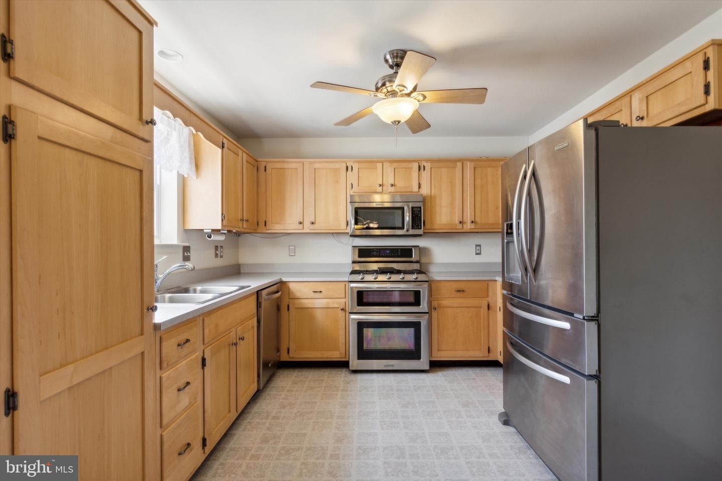 2121 Claymont Drive photo 10