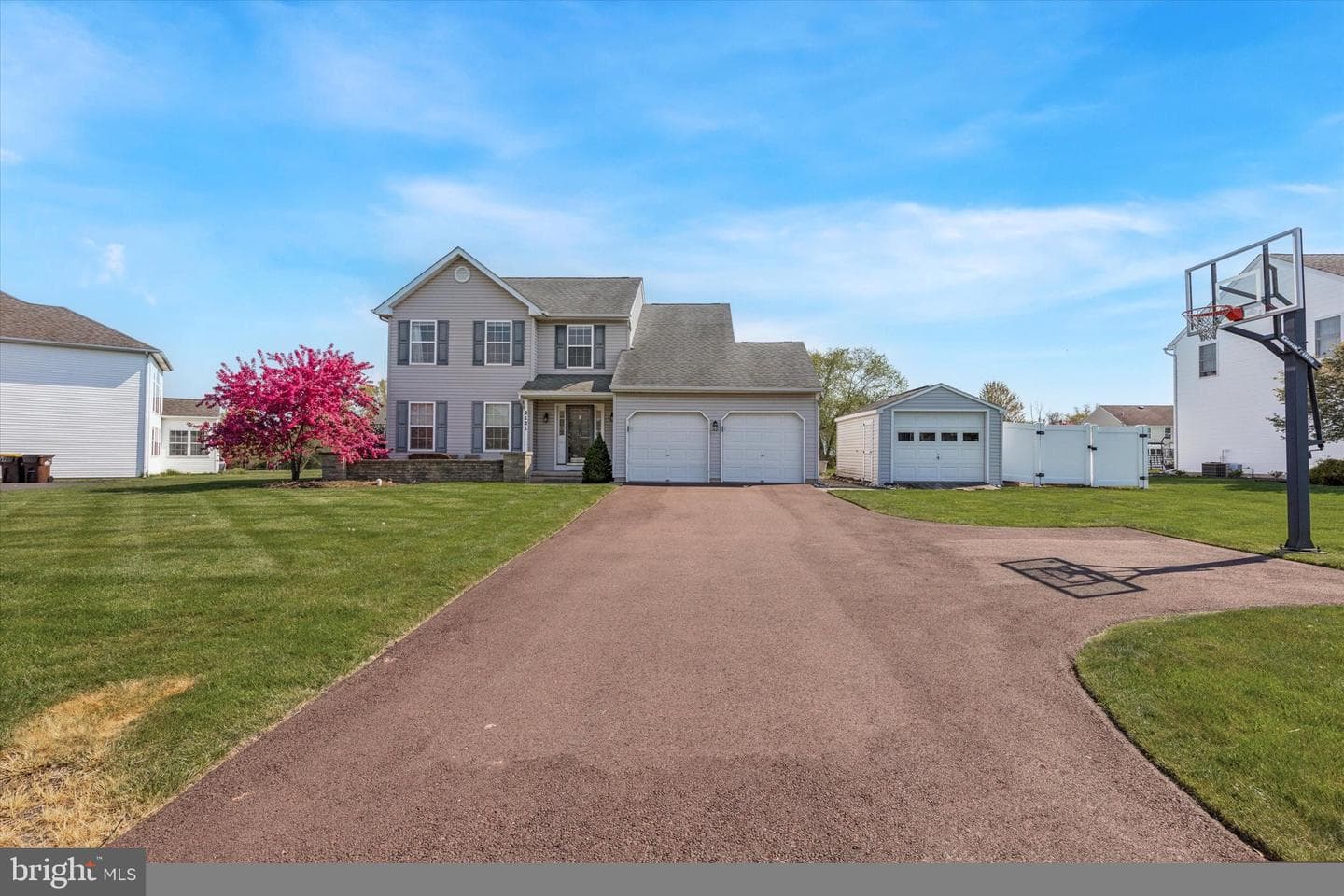 2121 Claymont Drive photo 2