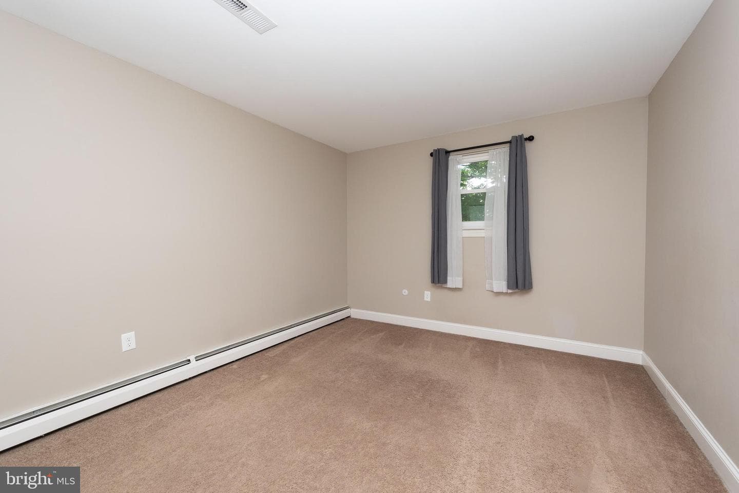 28 W Hillcrest Avenue photo 30