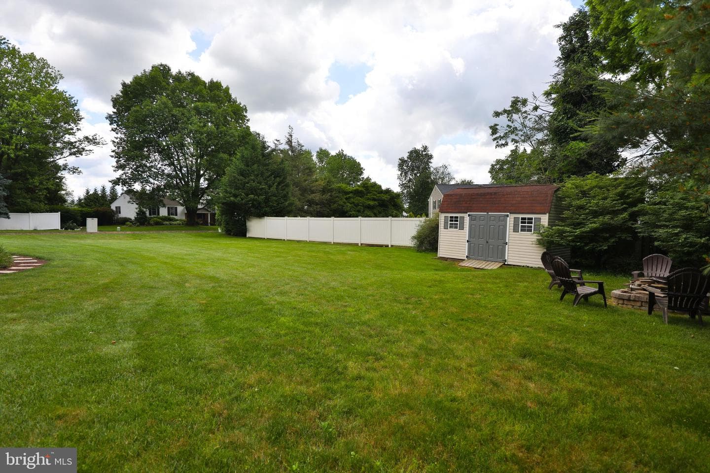 28 W Hillcrest Avenue photo 35