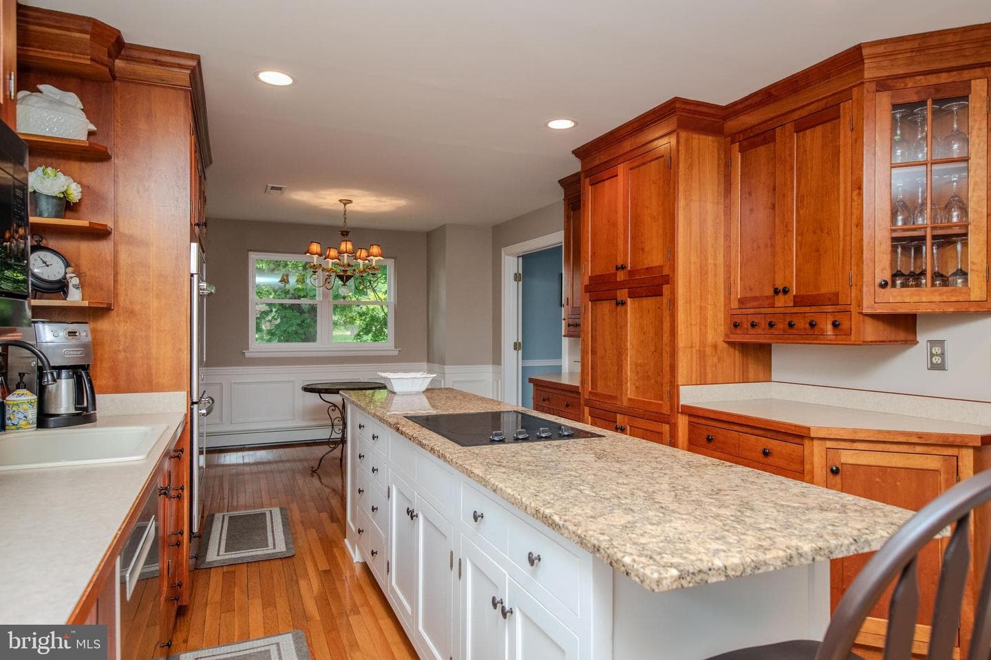 28 W Hillcrest Avenue photo 9