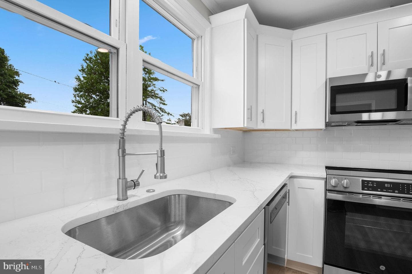117 Green Lane photo 4