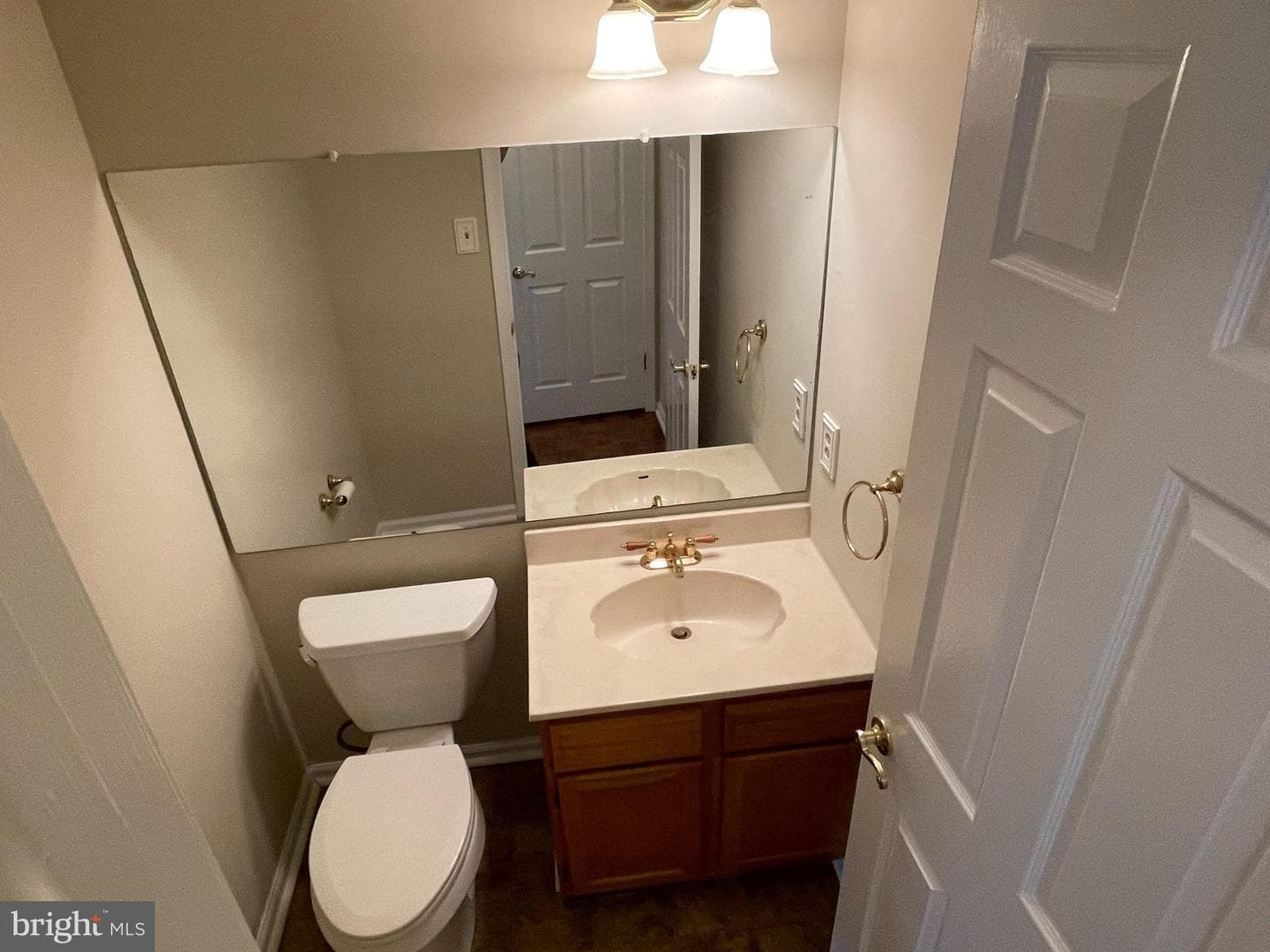 33 Eaton Court #130 photo 14
