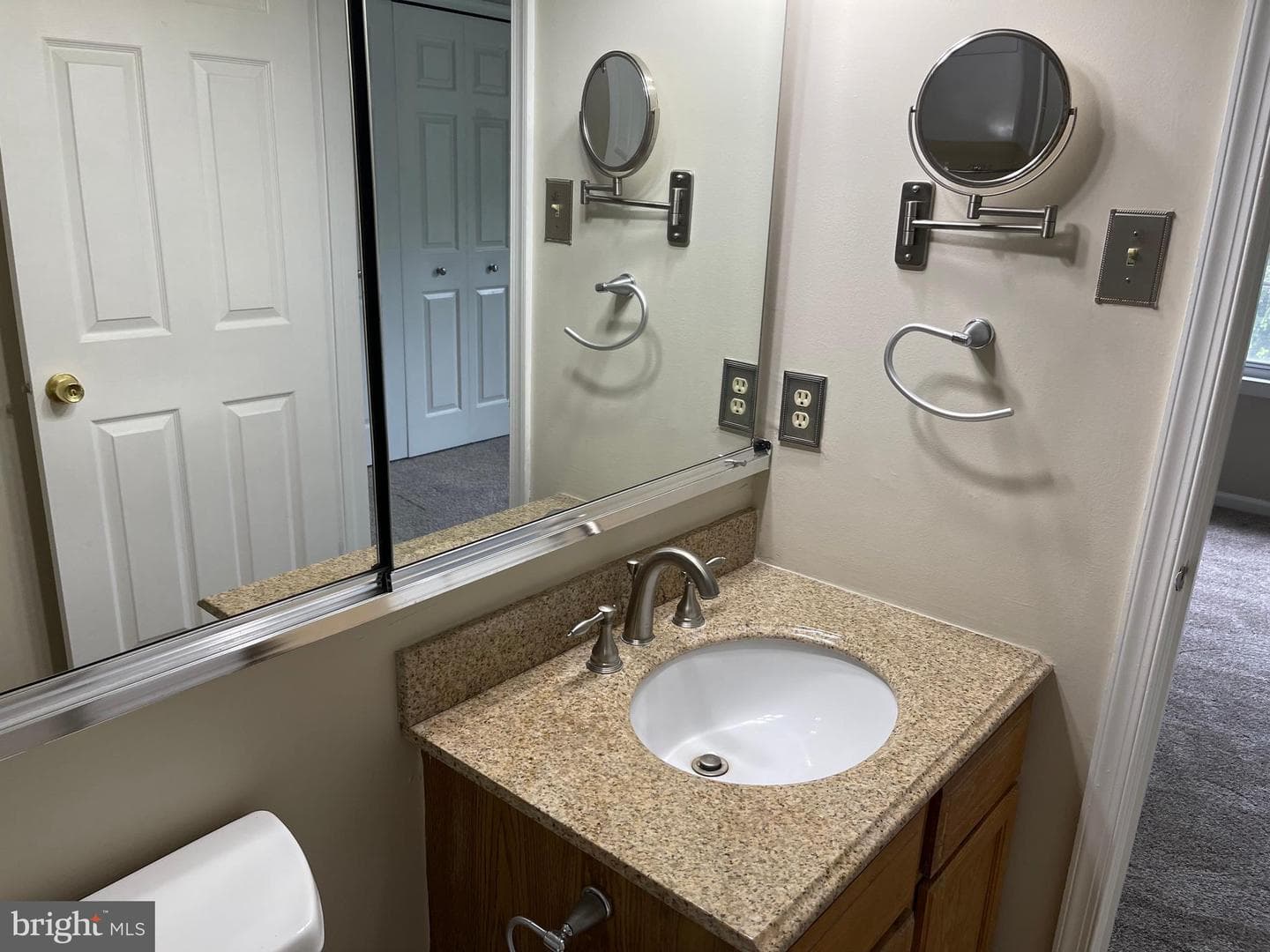 33 Eaton Court #130 photo 22