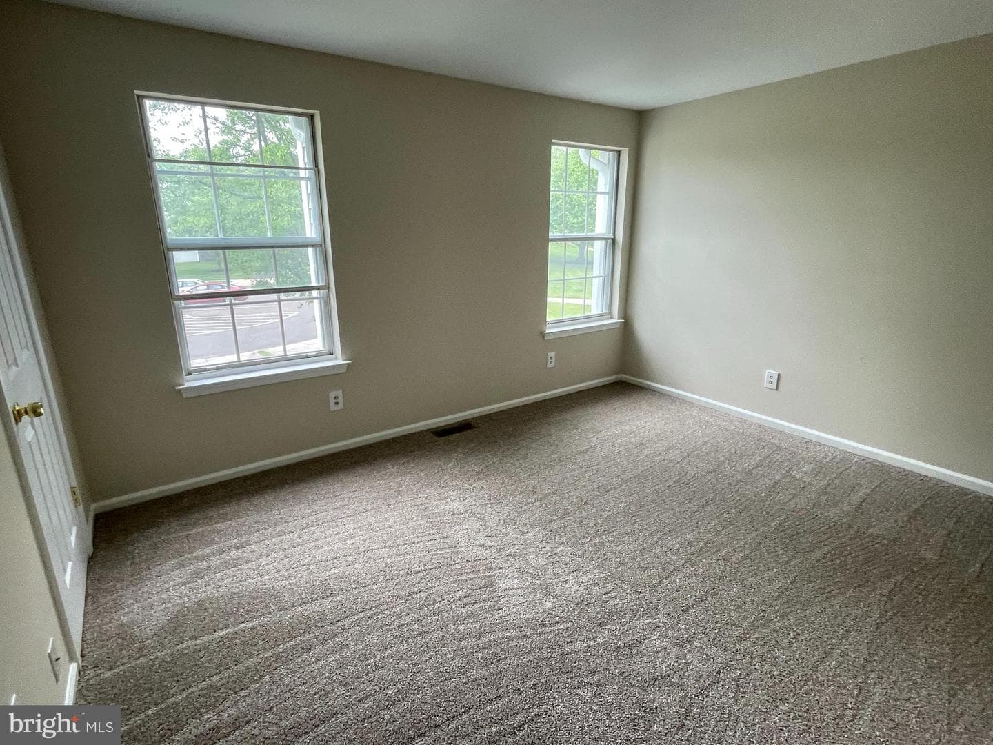 33 Eaton Court #130 photo 24