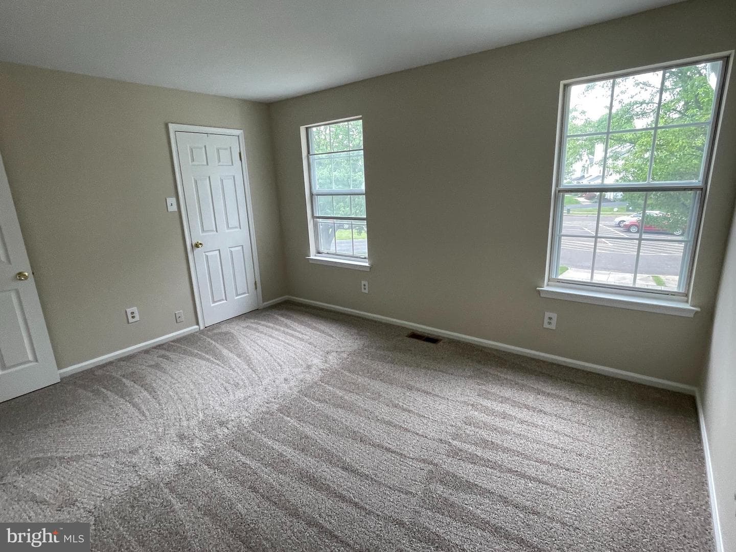 33 Eaton Court #130 photo 25