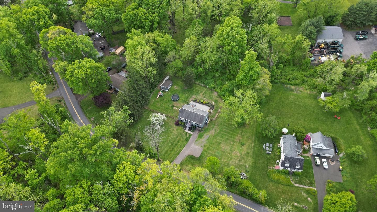 734 Skunk Hollow Road photo 48