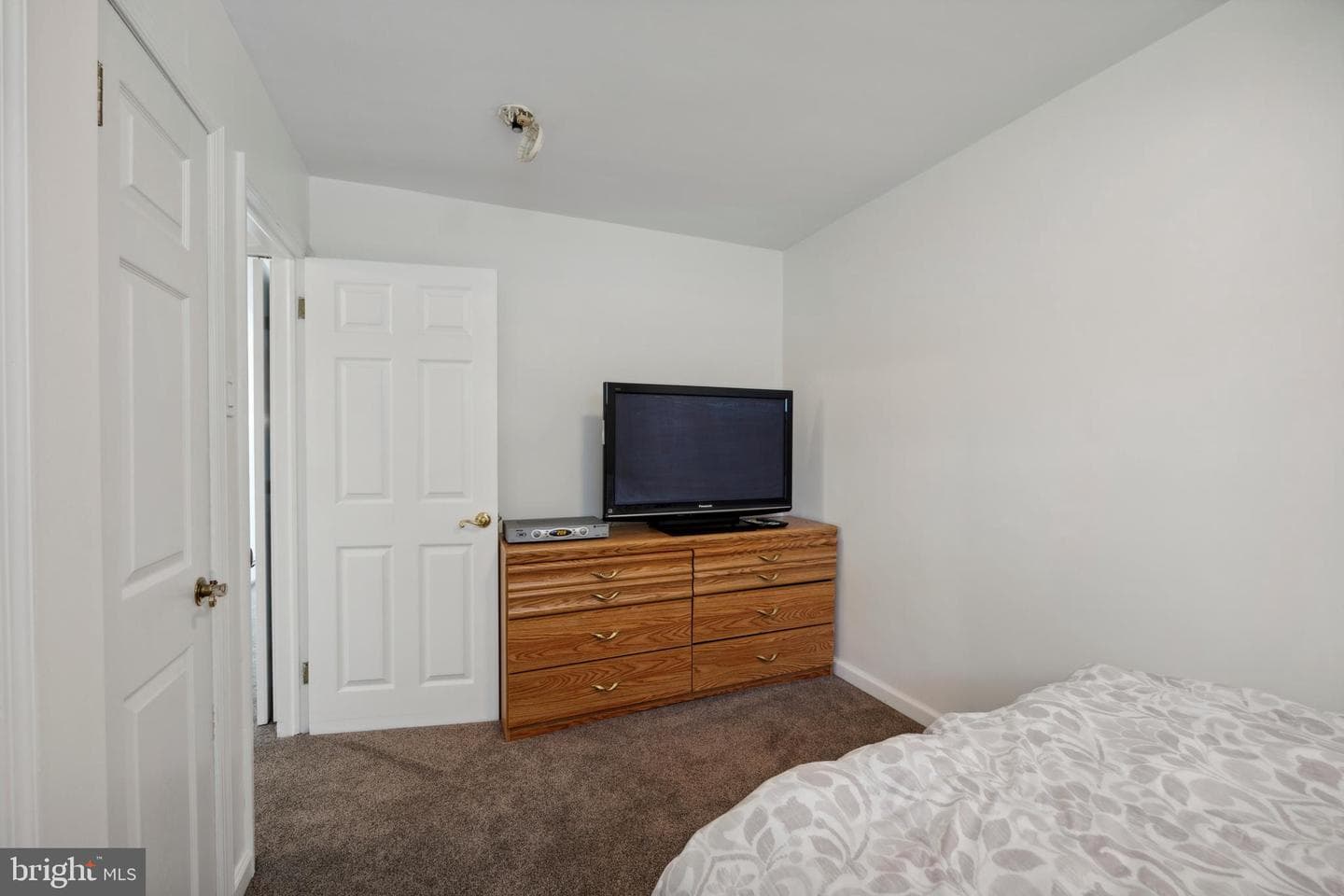 21 Hilltop Road photo 22