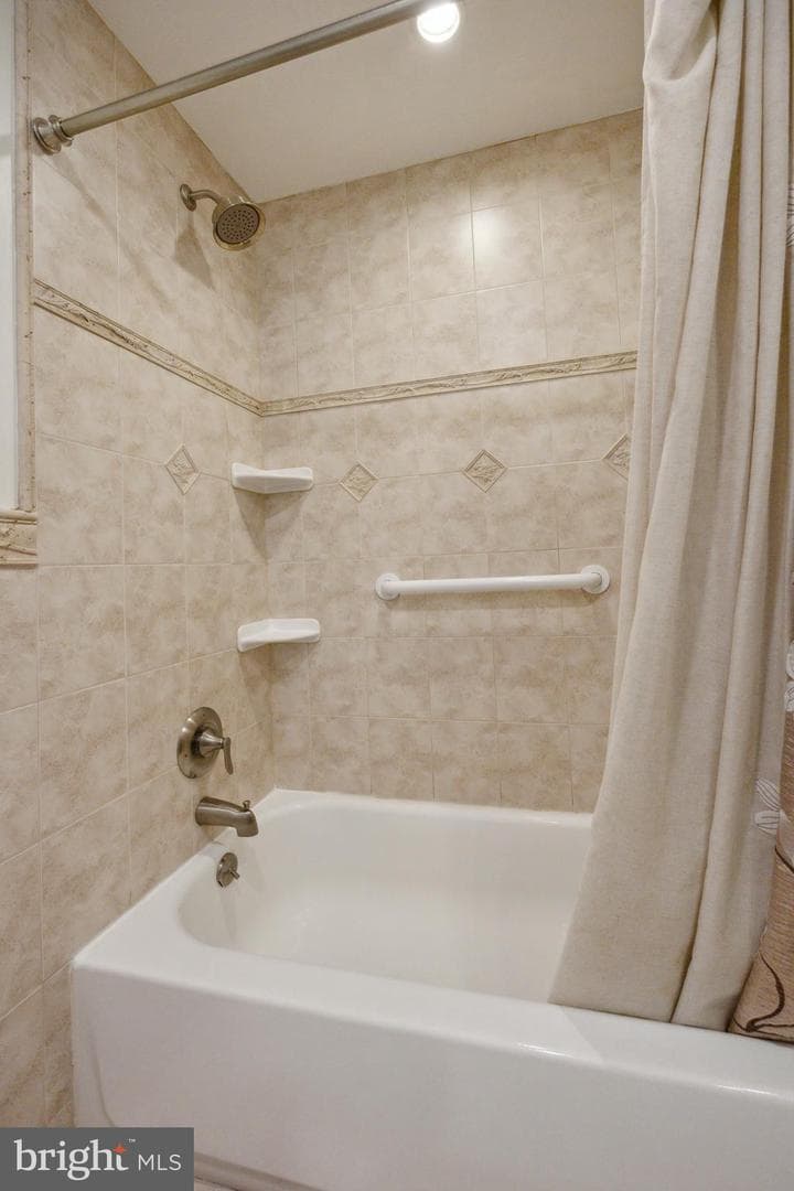 21 Hilltop Road photo 25