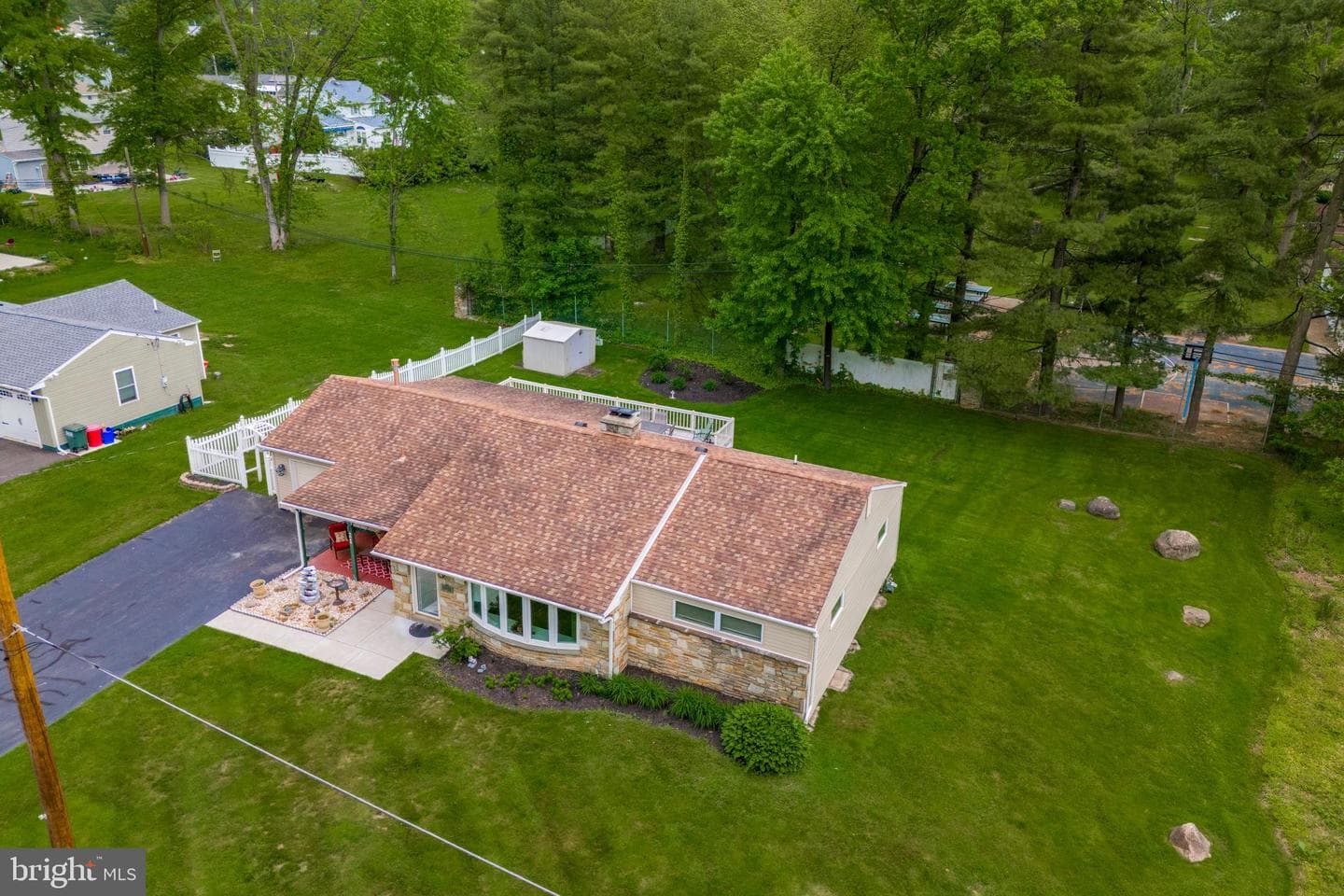 21 Hilltop Road photo 29