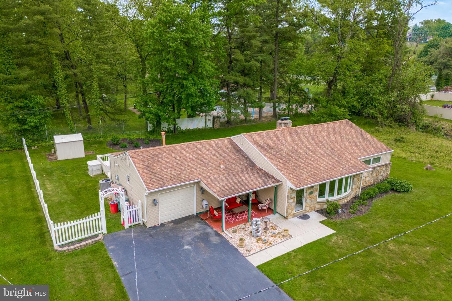 21 Hilltop Road photo 30