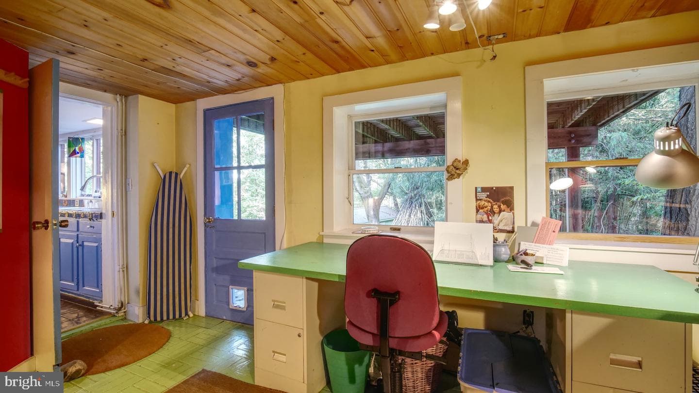 7416 Ferry Road photo 23