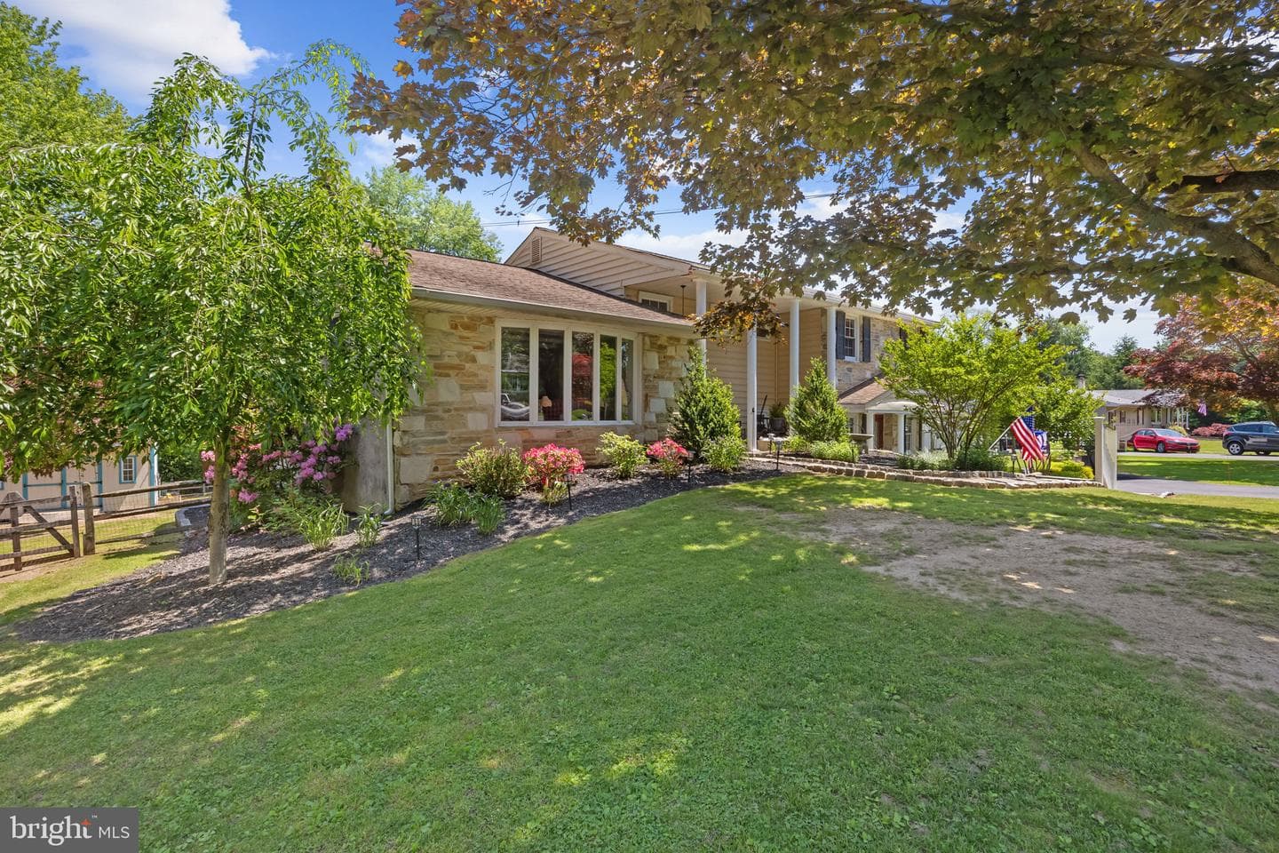 951 Hillside Drive photo 2