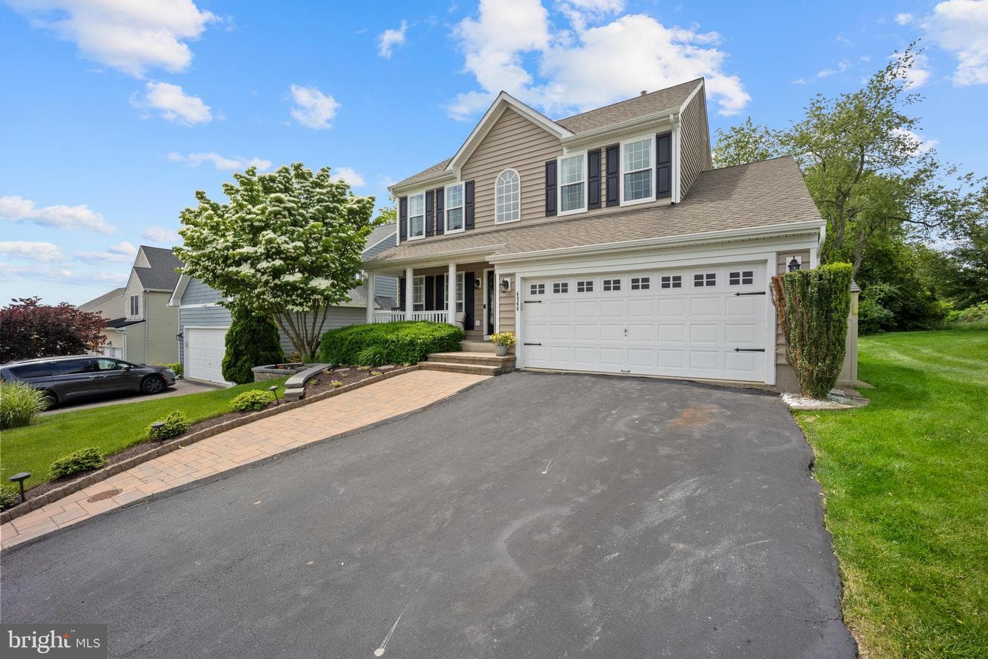 4544 Summerhill Drive photo 2