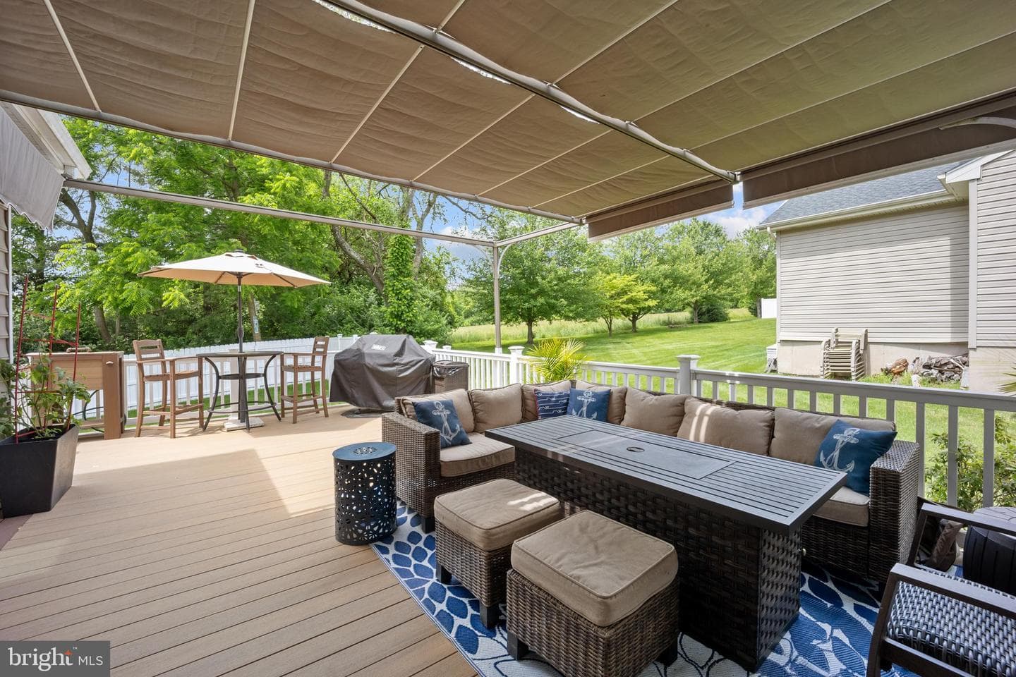 4544 Summerhill Drive photo 32