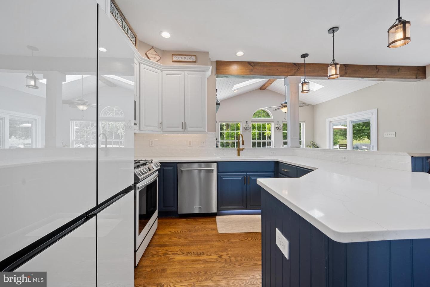 4544 Summerhill Drive photo 8