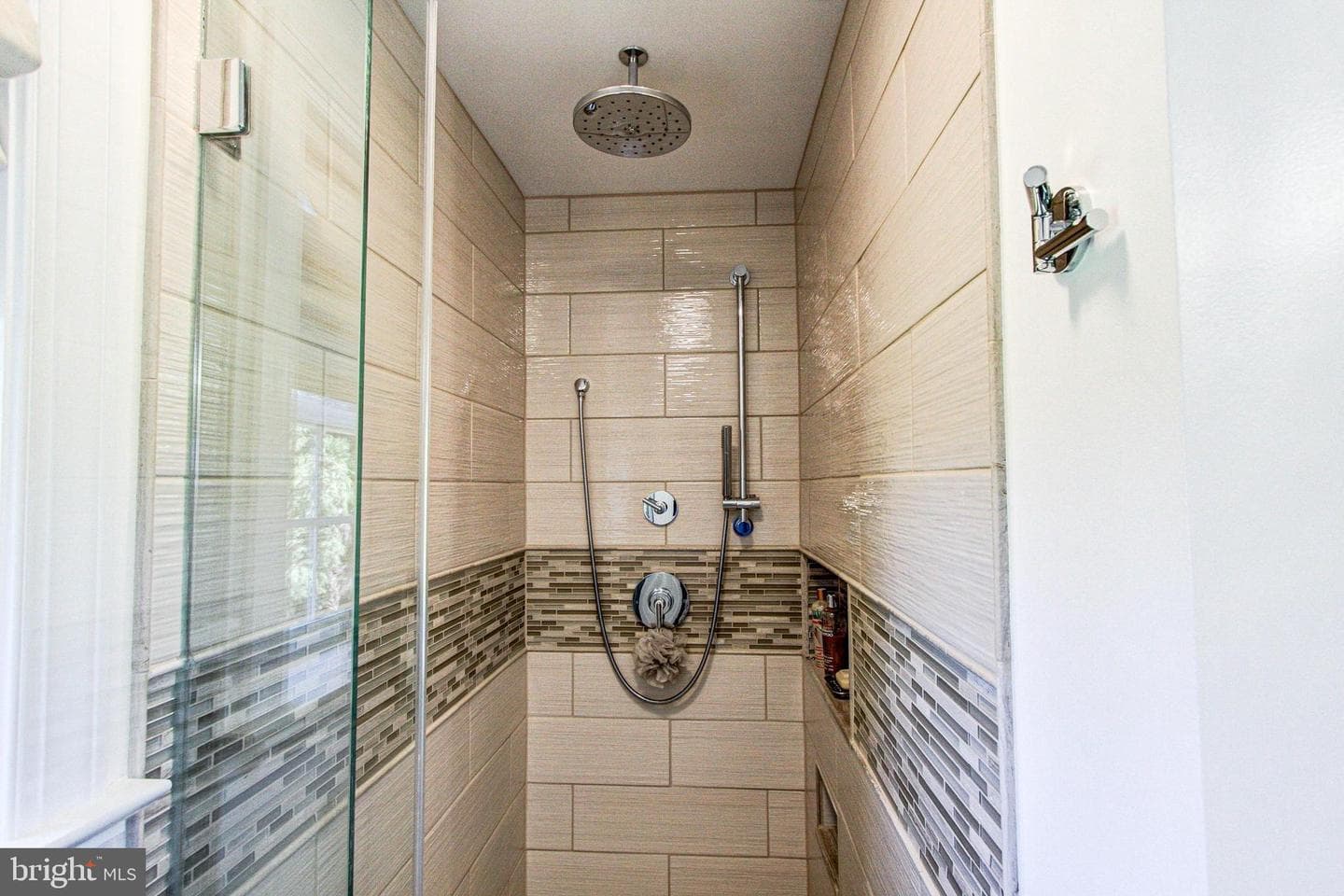 2051 Valley View Drive photo 32