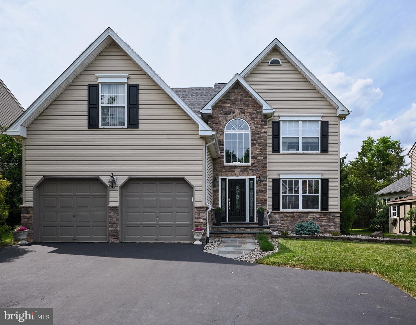 125 Riverwoods Drive photo 1