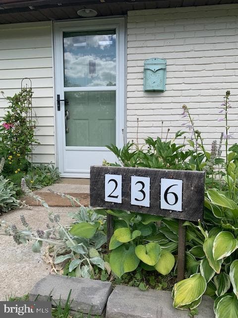 236 Quincy Drive photo 2