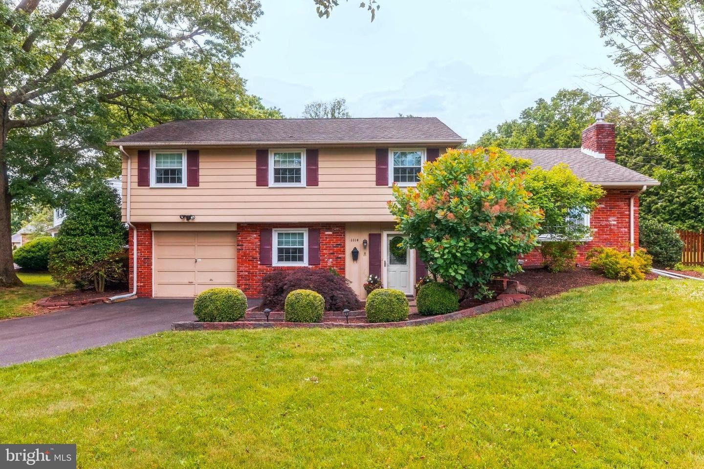 1114 Old Post Road photo 2